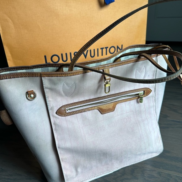 Louis Vuitton Never Full Pink Interior with original box, bag & dust pouch - Picture 13 of 17